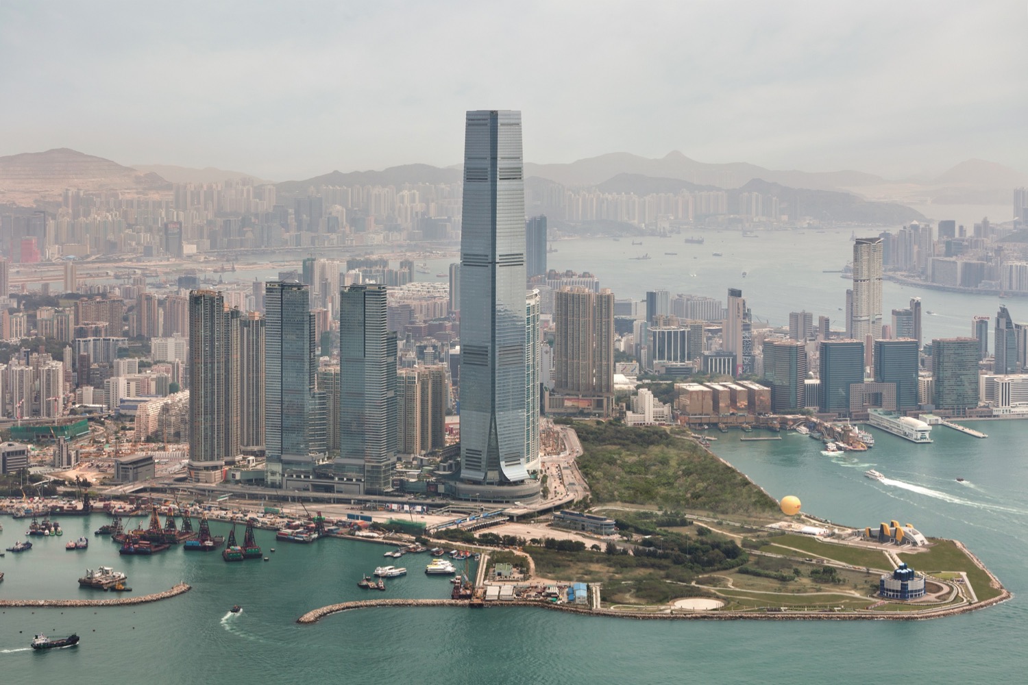 The Ritz Carlton Hong Kong Review - The Luxury Editor